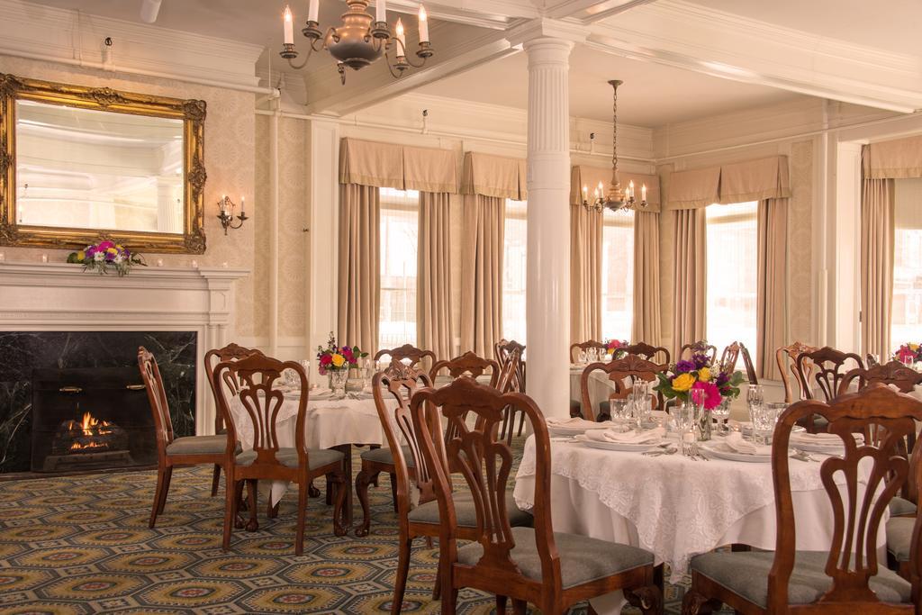 Middlebury Inn Bagian luar foto