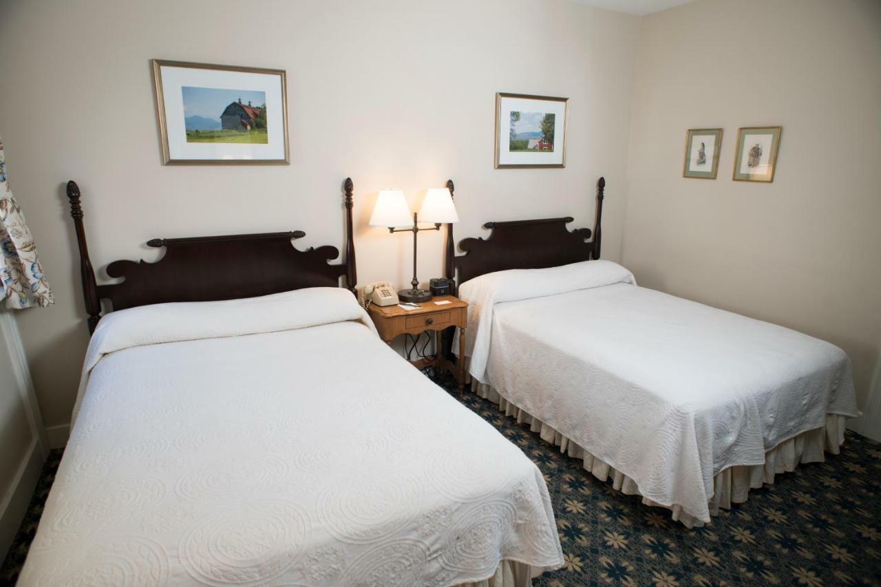 Middlebury Inn Bagian luar foto