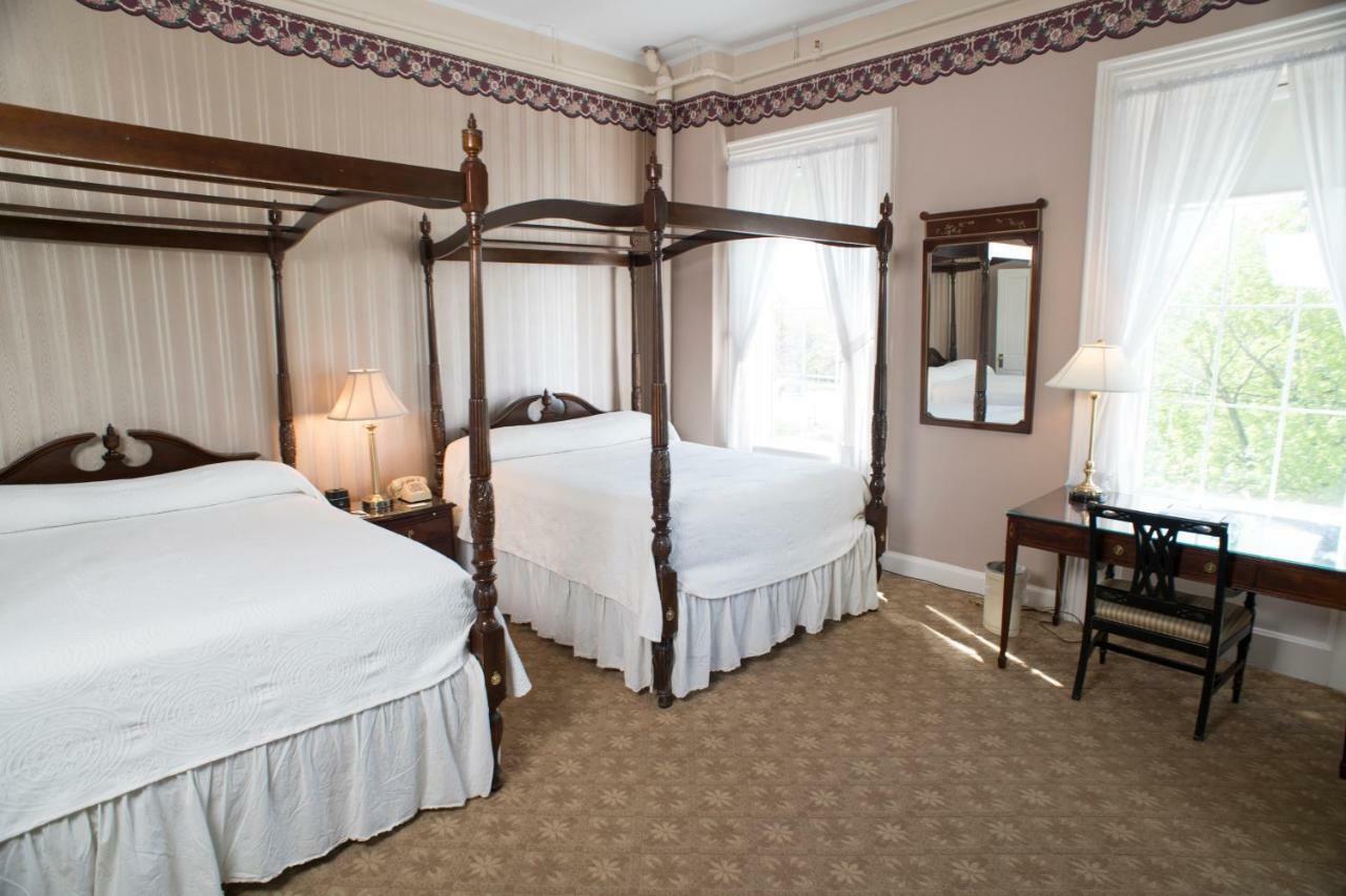 Middlebury Inn Bagian luar foto