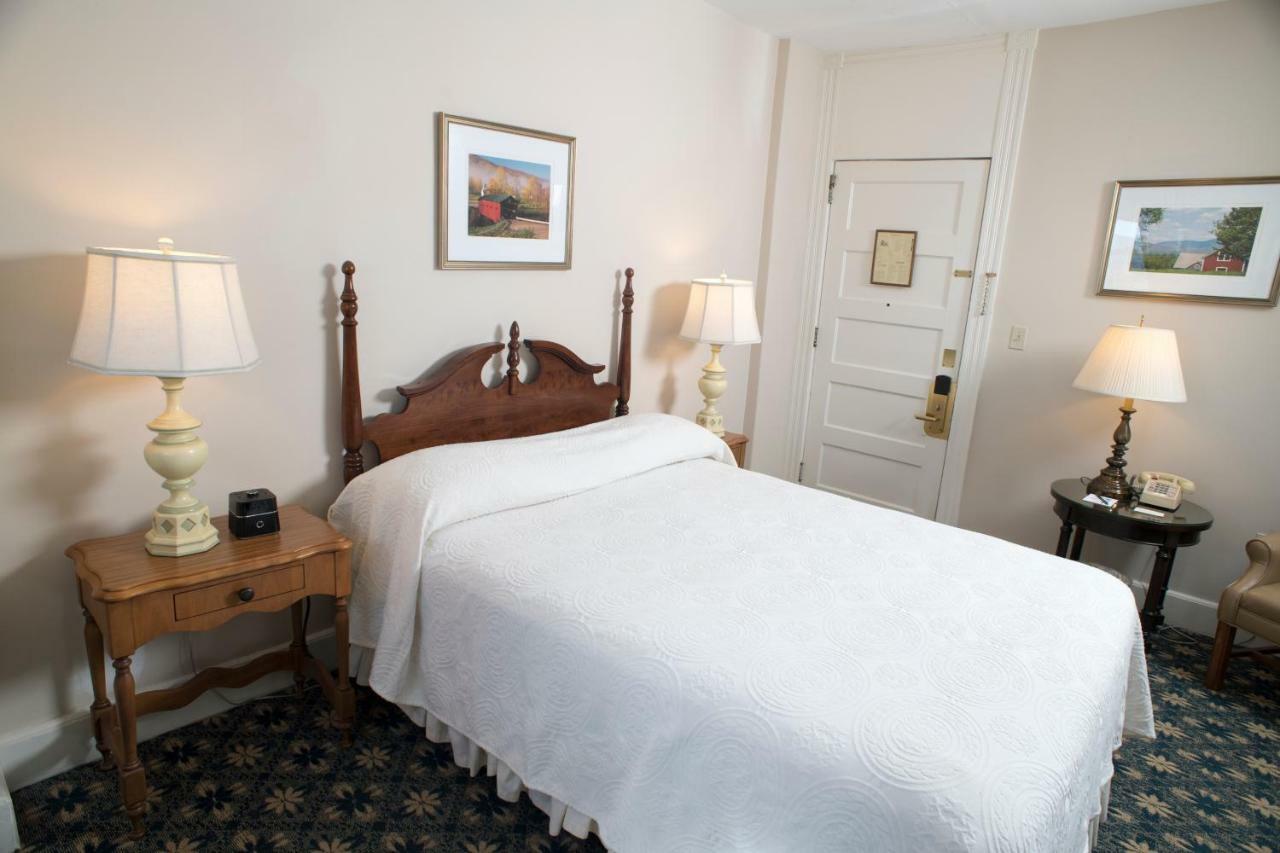 Middlebury Inn Bagian luar foto