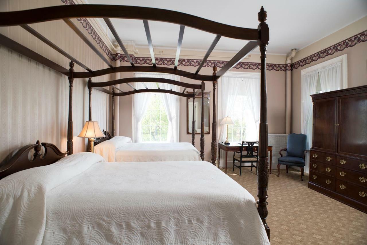 Middlebury Inn Bagian luar foto