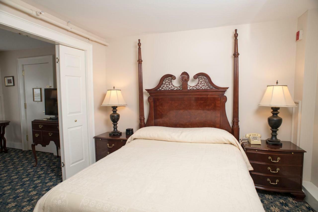 Middlebury Inn Bagian luar foto