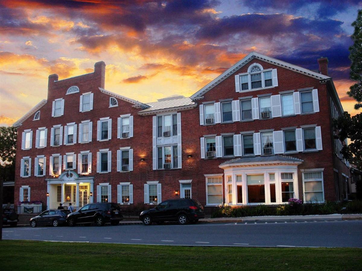 Middlebury Inn Bagian luar foto